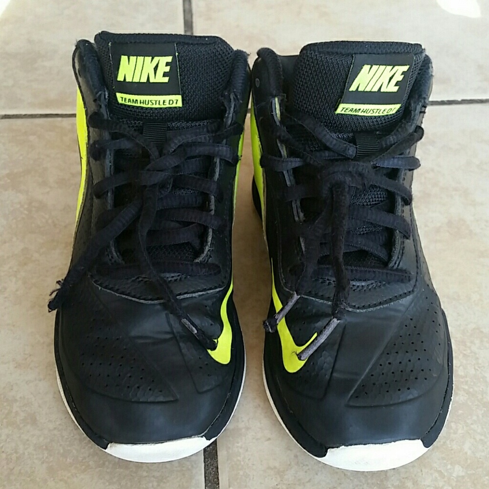 BOY'S 😎🔥NIKE SHOES🔥
